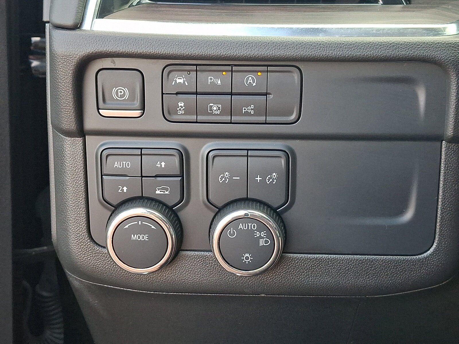 Used 2025 Chevrolet Tahoe LT AWD/4WD image 26