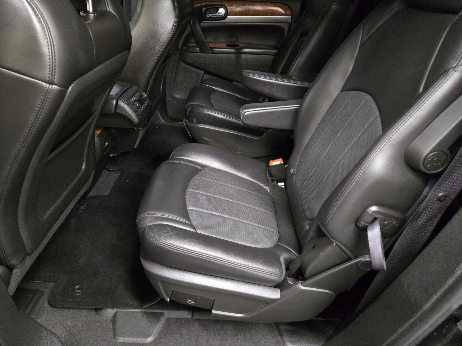 Used 2012 Buick Enclave Premium FWD image 8
