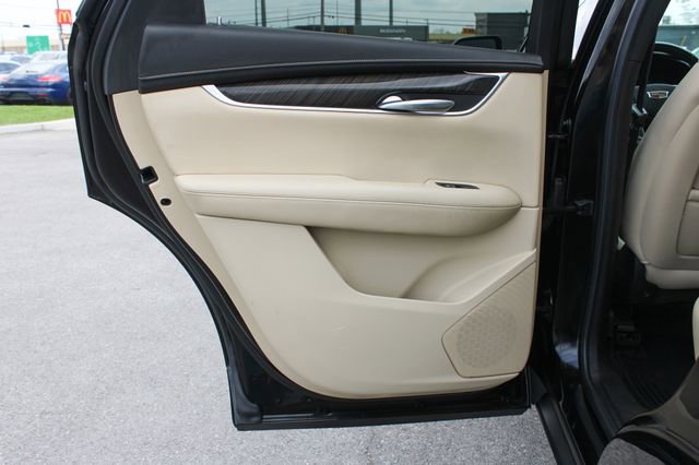 Used 2019 Cadillac XT5 AWD image 30