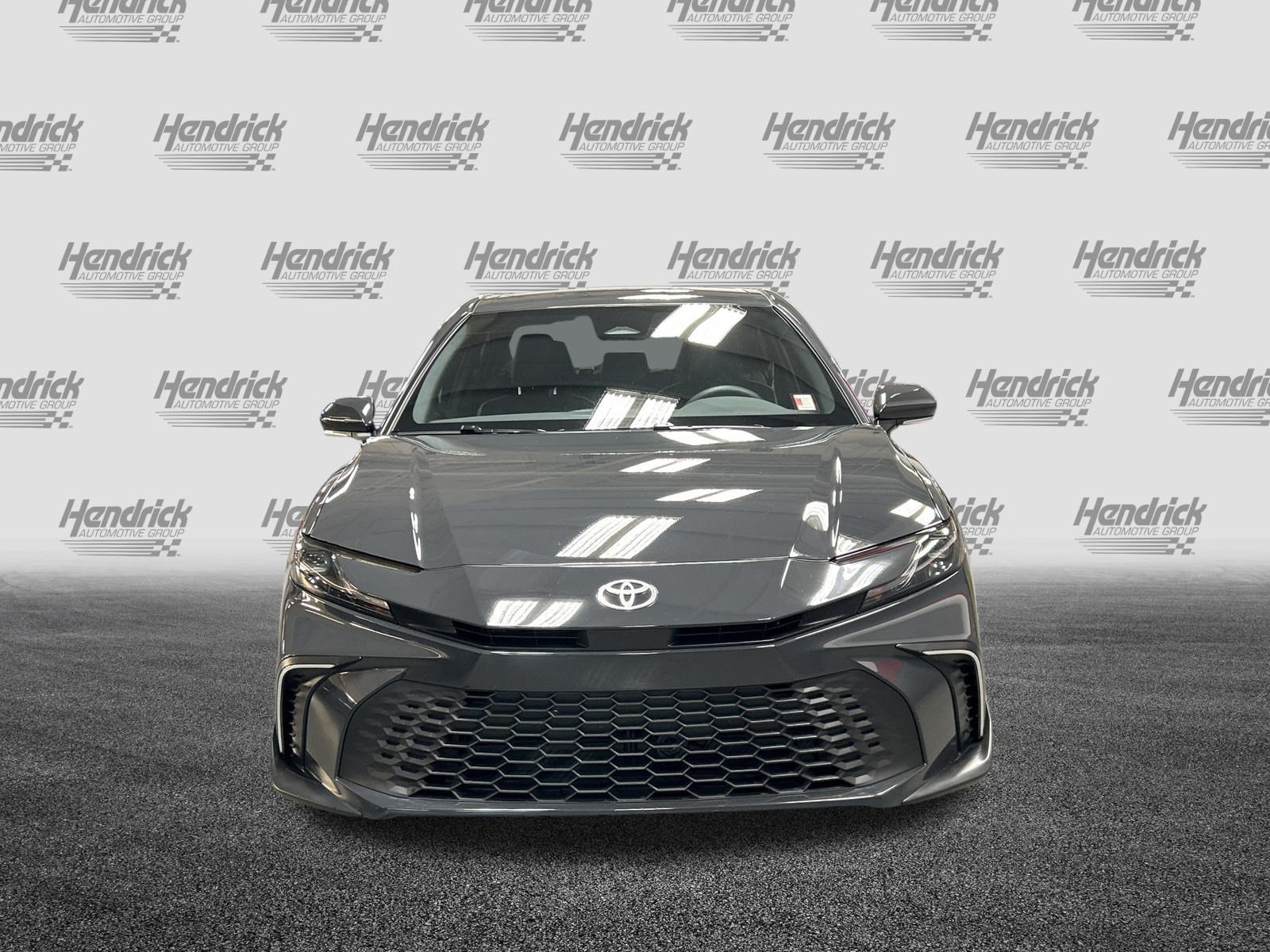 Used 2025 Toyota Camry SE w/ Convenience Package FWD image 3