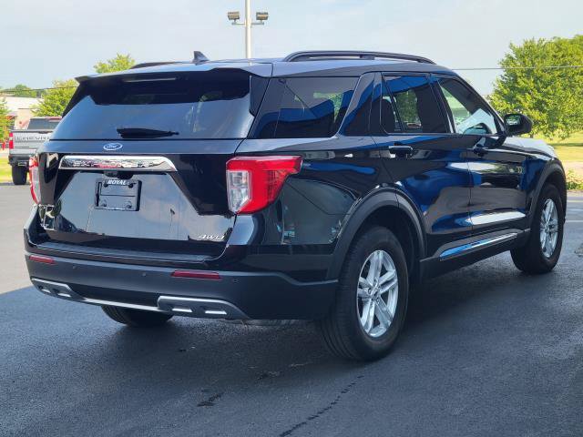 Used 2024 Ford Explorer XLT w/ Equipment Group 202A AWD/4WD image 3