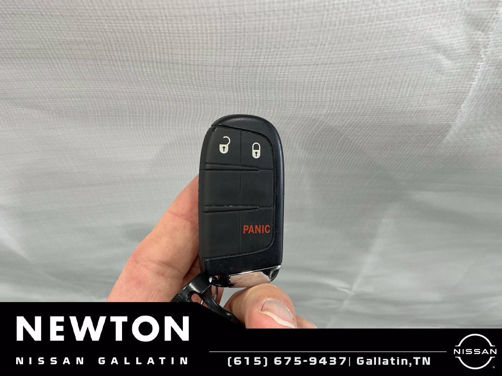 Used 2025 Jeep Compass Trailhawk AWD/4WD image 45