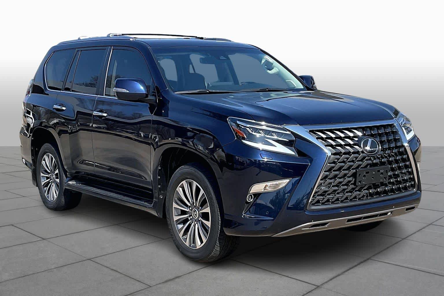Used 2023 Lexus GX 460 Luxury w/ Accessory Package AWD/4WD image 3