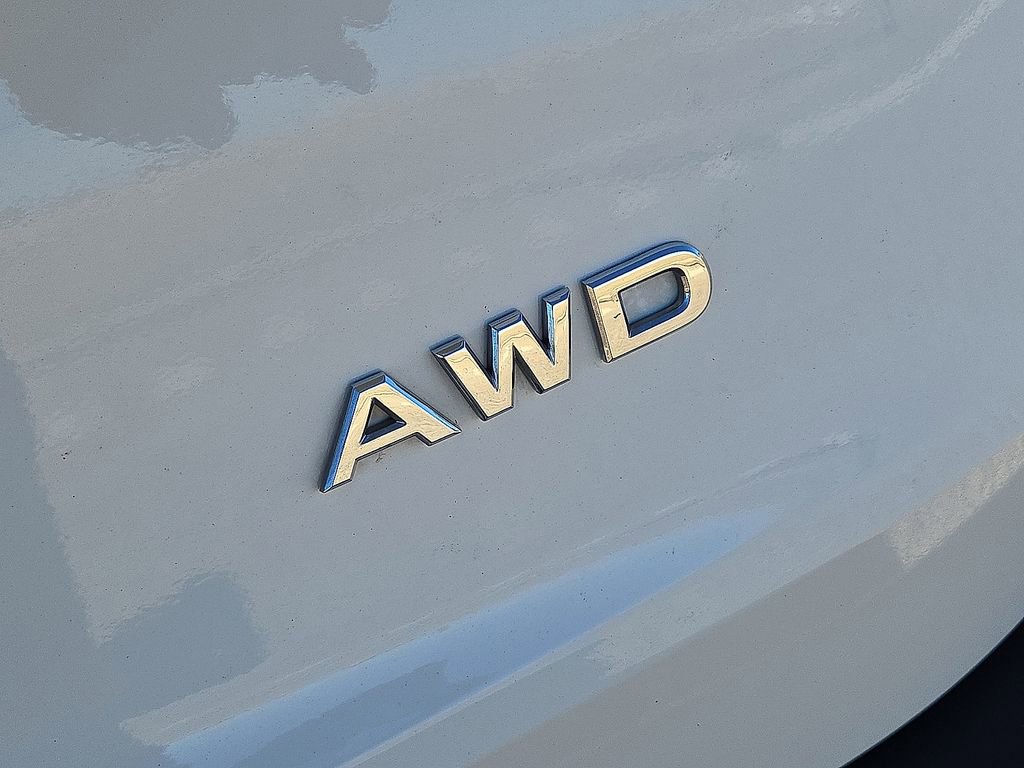 Used 2023 Nissan Rogue S image 11