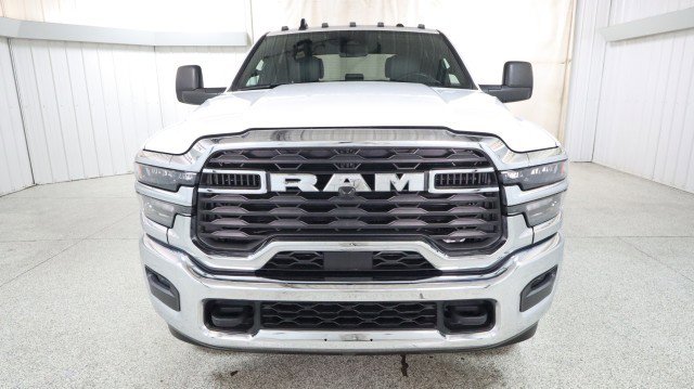 Used 2025 RAM 3500 Tradesman w/ Chrome Appearance Group AWD/4WD image 7