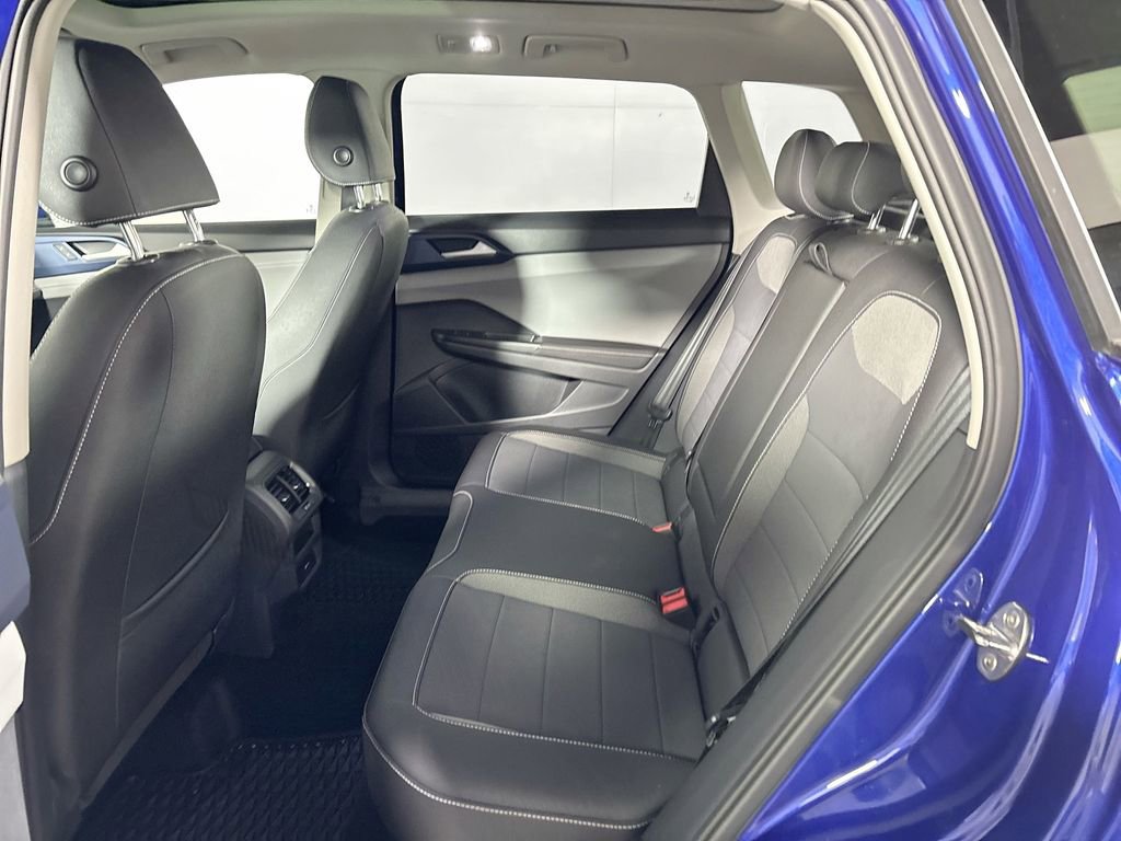 Certified 2024 Volkswagen Taos SE w/ Panoramic Sunroof Package image 20