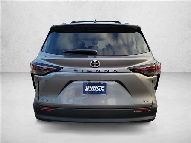 Used 2026 Toyota Sienna XLE FWD image 6
