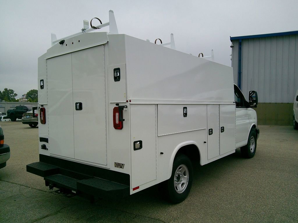 New 2025 GMC Savana 3500 w/ Power Convenience Package image 6