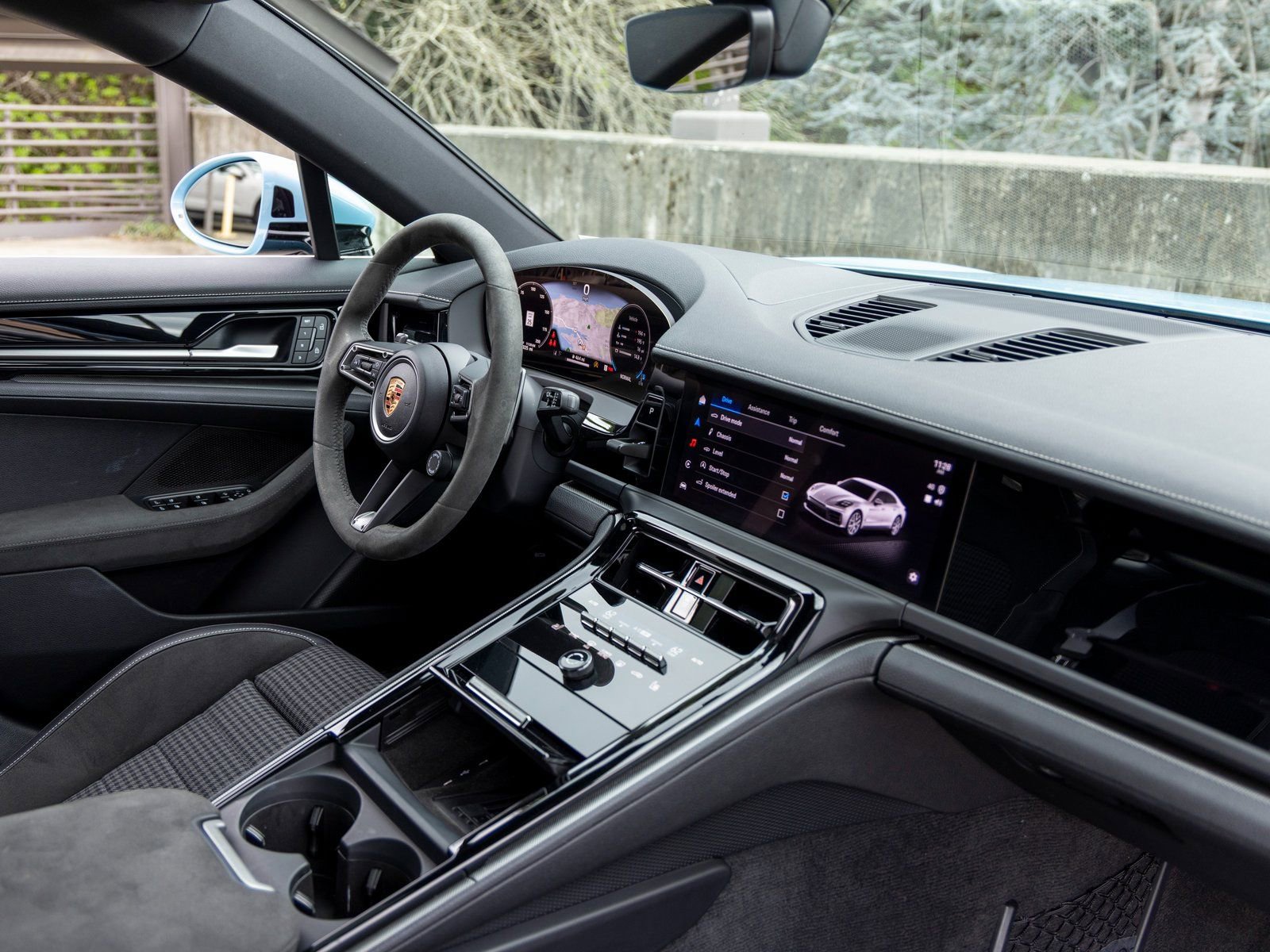 Certified 2025 Porsche Panamera 4 image 53