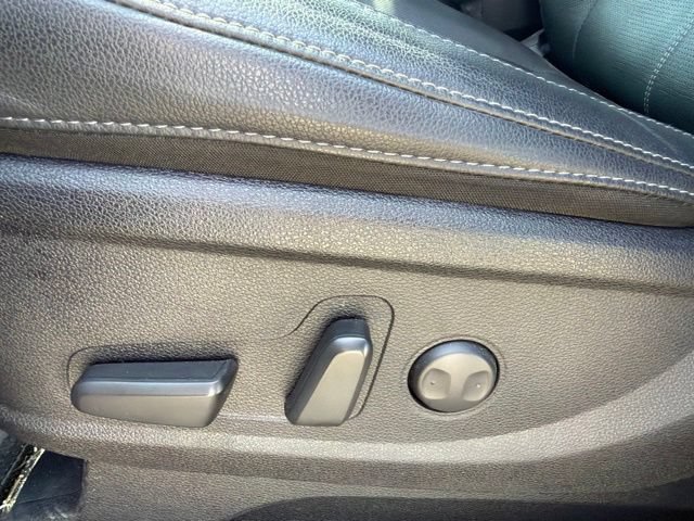 Used 2024 Kia Telluride EX w/ EX Captain's Chair Package AWD/4WD image 29