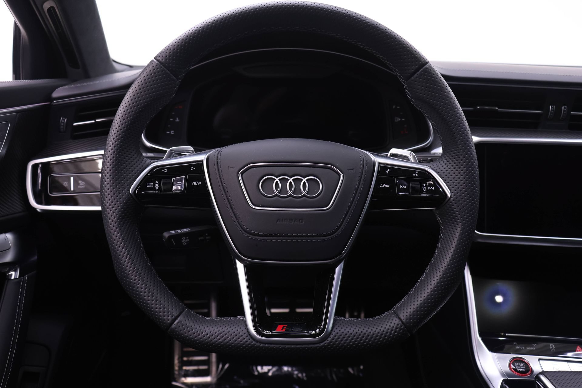 Certified 2025 Audi RS 6 performance AWD/4WD image 17