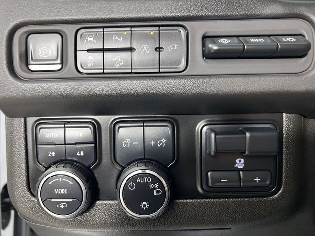 Used 2021 Chevrolet Suburban High Country AWD/4WD image 18