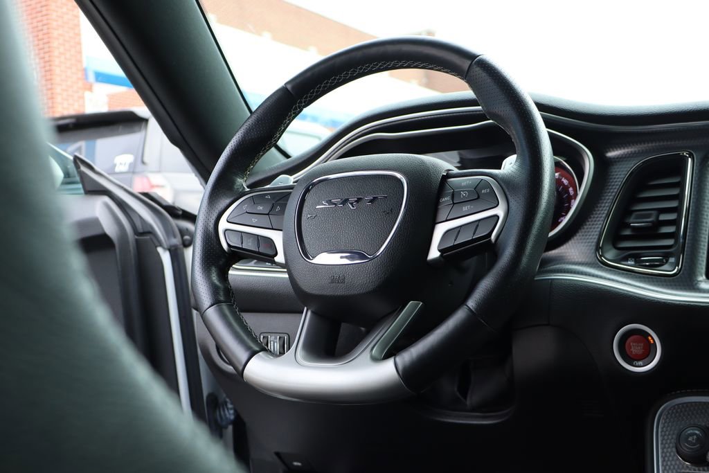 Used 2016 Dodge Challenger SRT Hellcat image 43