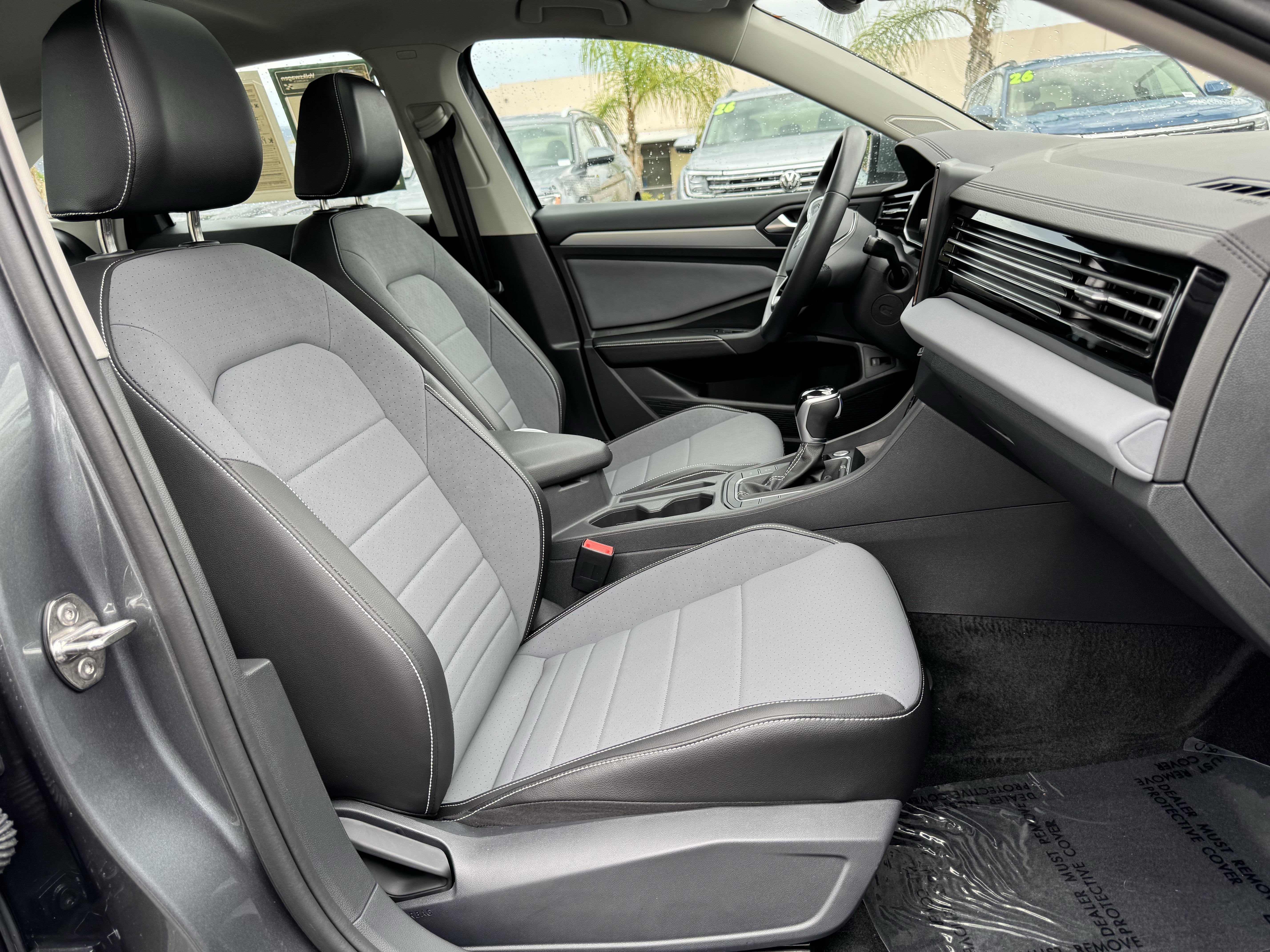 Used 2026 Volkswagen Jetta SE FWD image 34