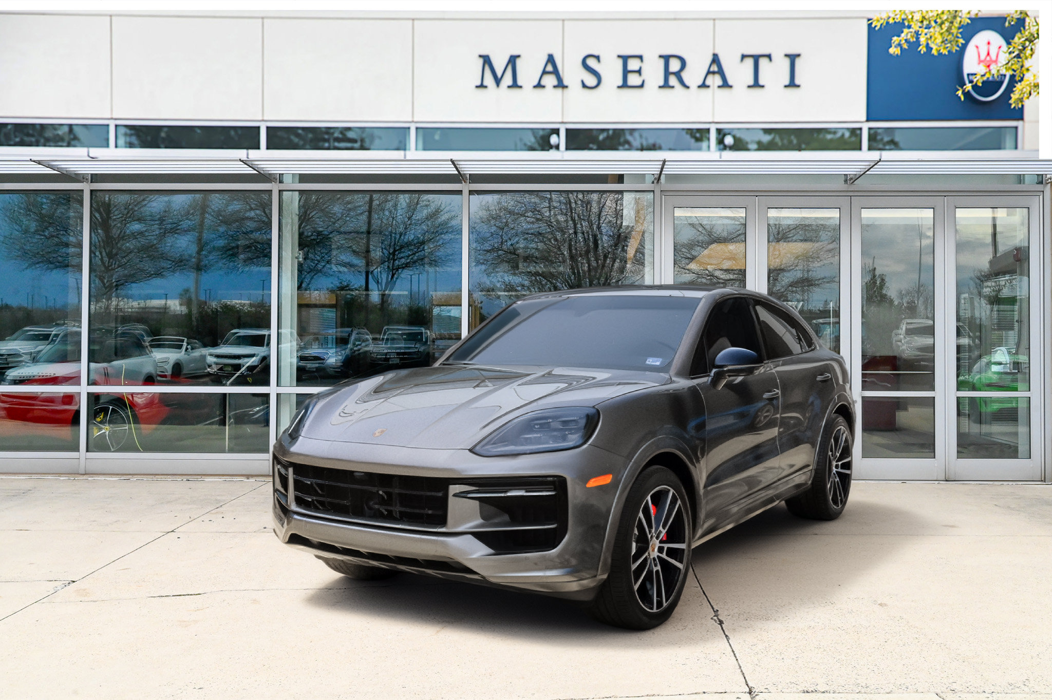 Used 2025 Porsche Cayenne S AWD/4WD image 1