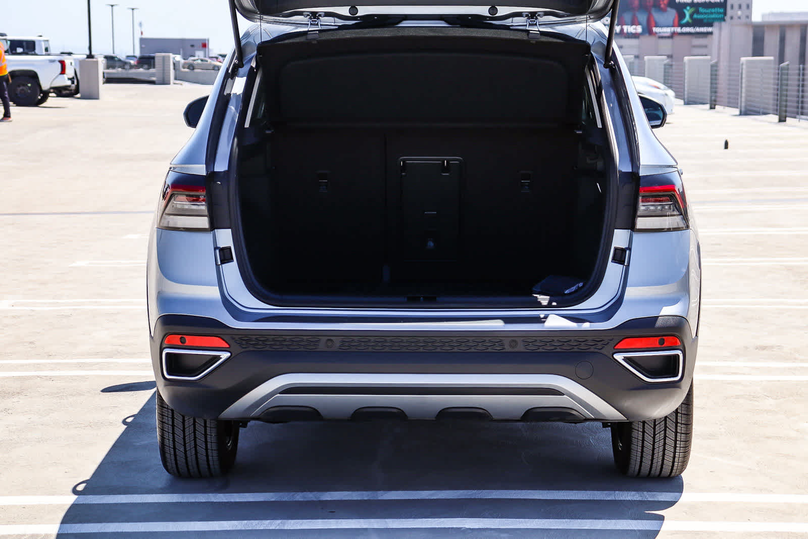 New 2025 Volkswagen Taos SE FWD image 28