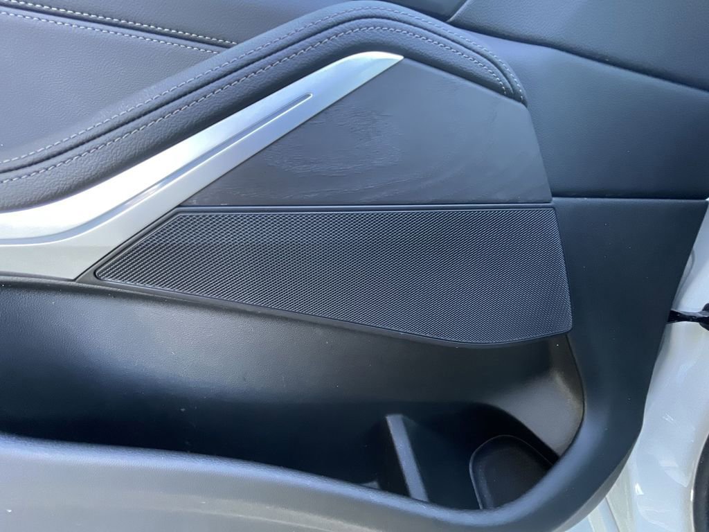 Used 2022 BMW X7 xDrive40i w/ M Sport Package image 25