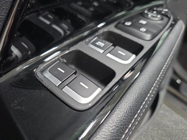 Used 2022 Kia Niro Touring Special Edition FWD image 27