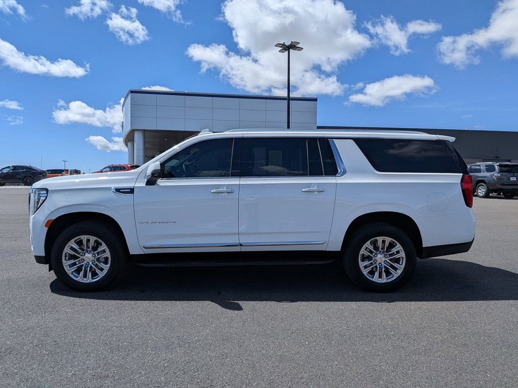 Used 2024 GMC Yukon XL SLT w/ SLT Premium Package AWD/4WD image 9