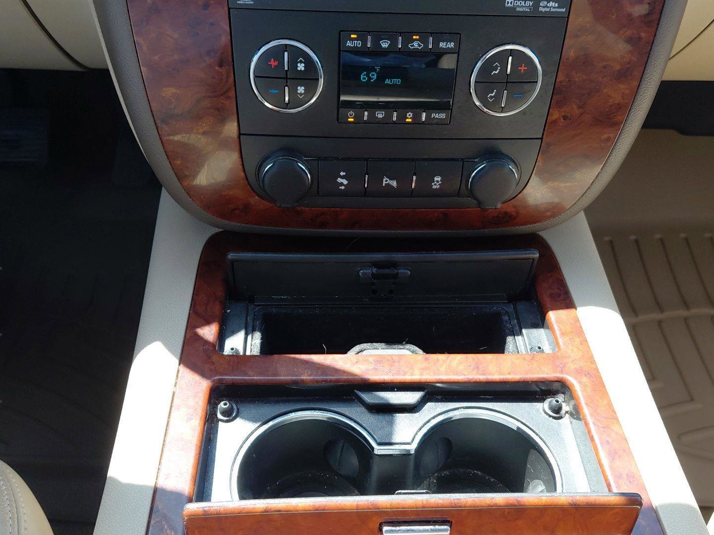 Used 2013 Chevrolet Tahoe LTZ AWD/4WD image 31