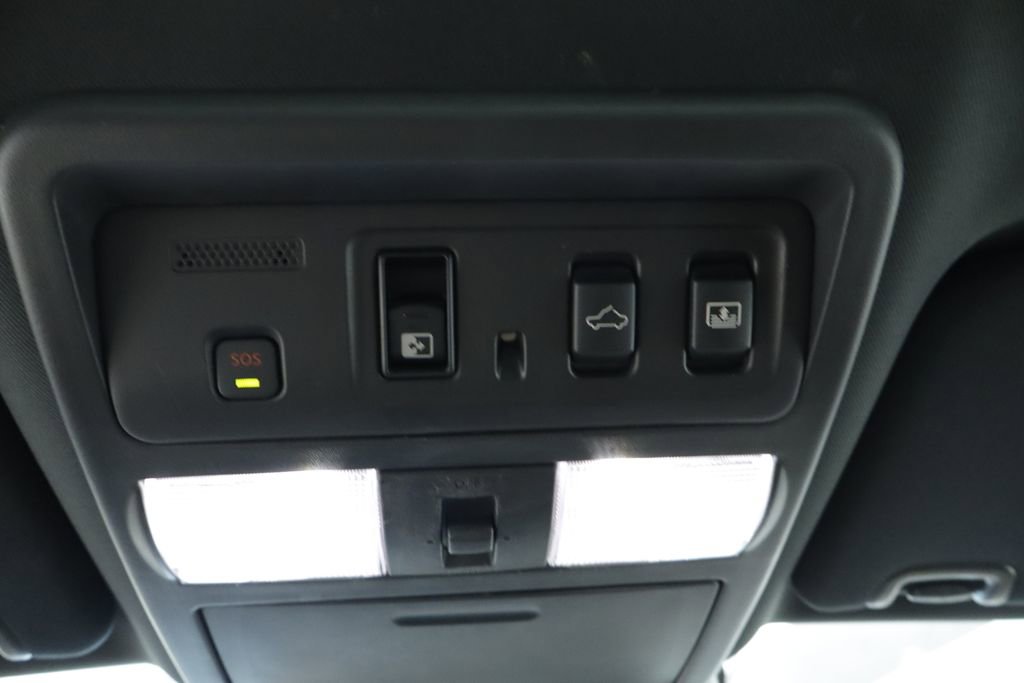 Used 2024 Nissan Titan Platinum Reserve w/ Moonroof Package AWD/4WD image 44