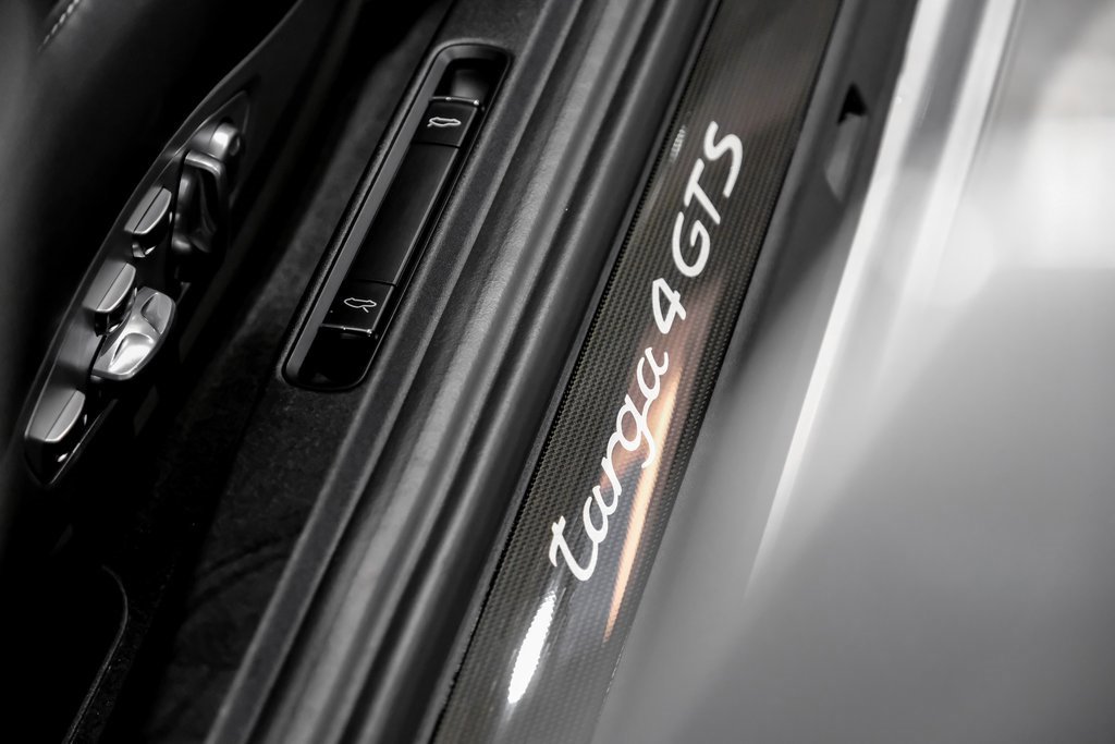 Used 2017 Porsche 911 Targa 4 GTS image 33