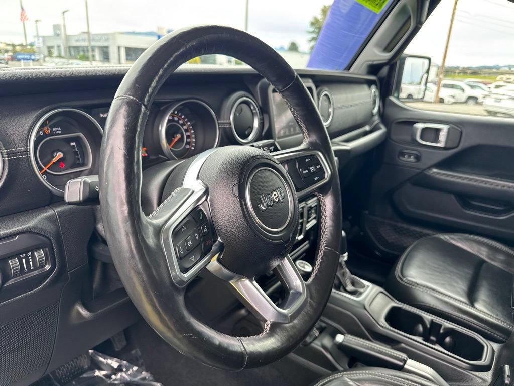 Used 2018 Jeep Wrangler Unlimited Sahara w/ Cold Weather Group AWD/4WD image 8