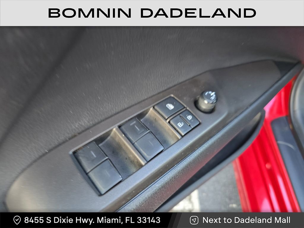 Used 2023 Toyota Camry SE image 15