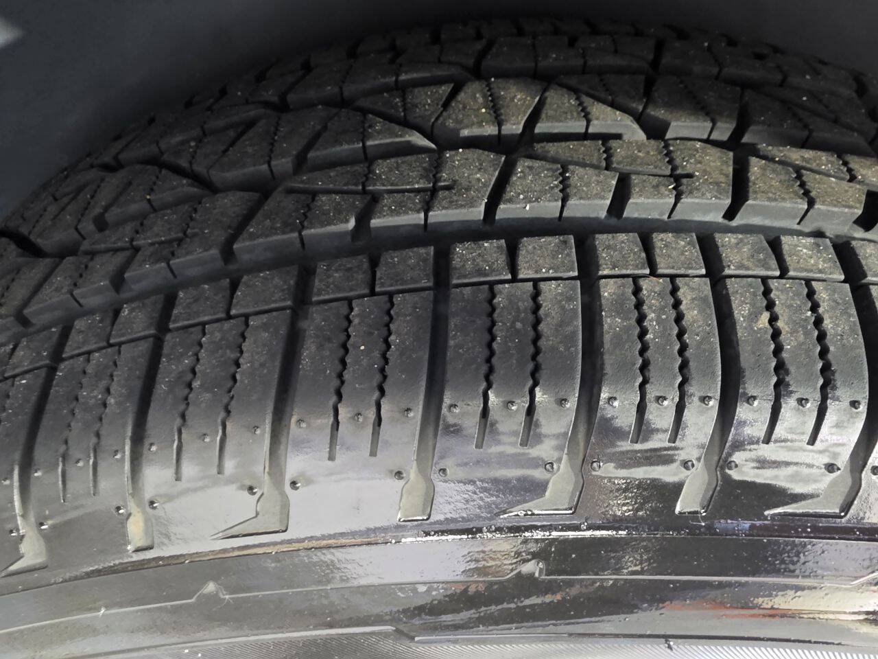 Used 2012 Buick Enclave Premium FWD image 37