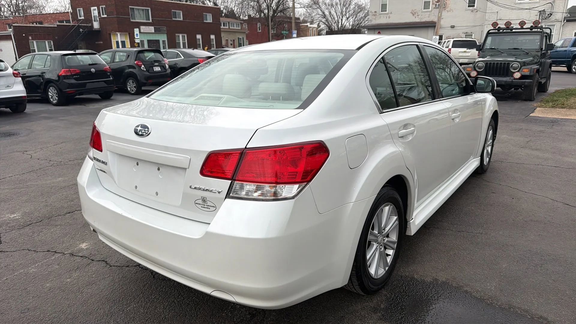 Used 2010 Subaru Legacy 2.5i Premium image 5