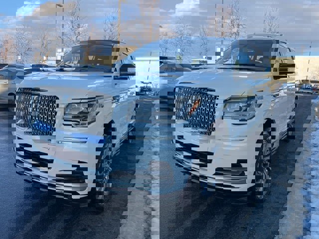 Used 2022 Lincoln Navigator L Reserve image 3