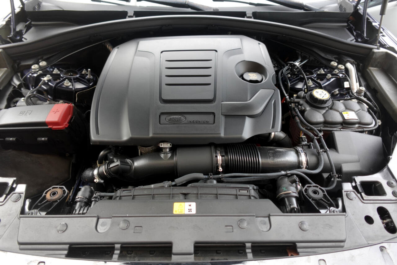 Used 2021 Land Rover Range Rover Velar R-Dynamic S image 24