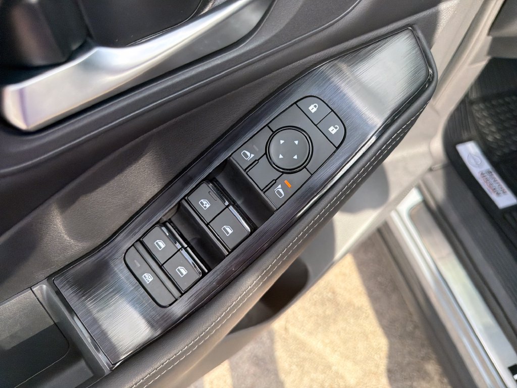 Used 2026 Nissan Rogue Dark Armor FWD image 12