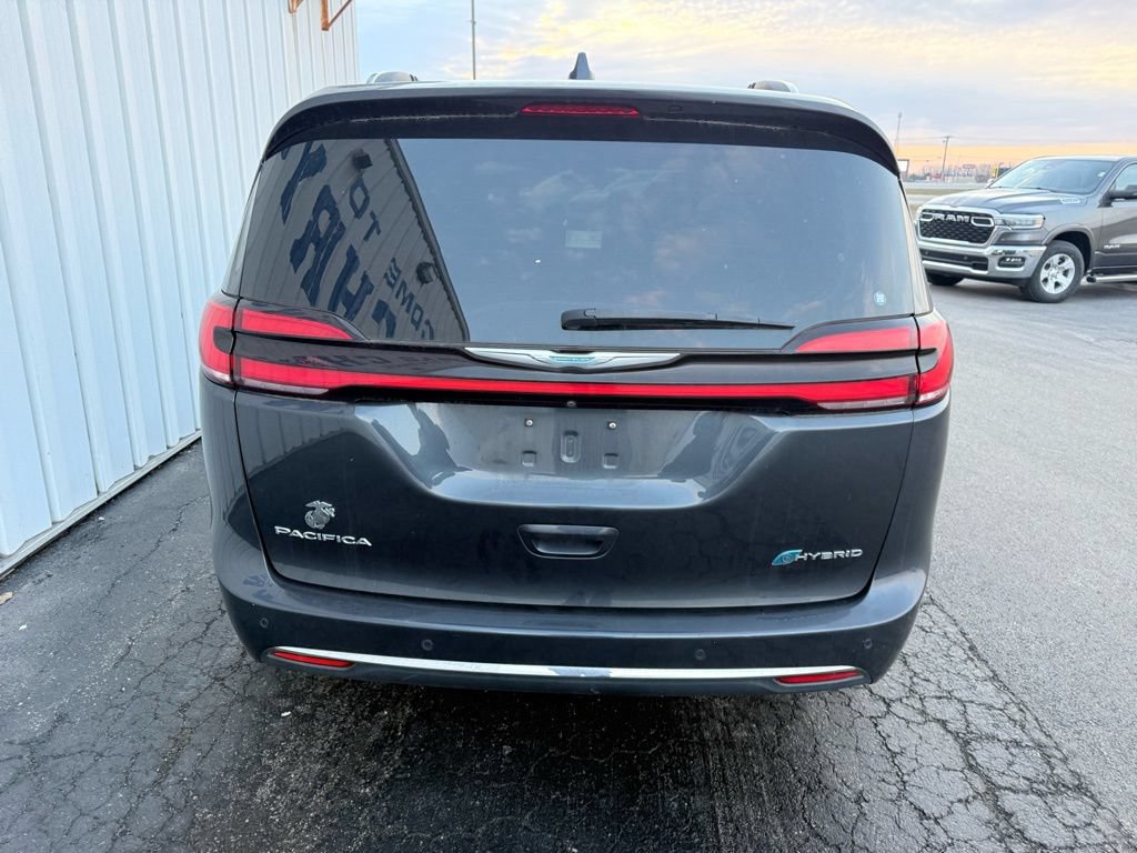 Used 2021 Chrysler Pacifica Touring-L FWD image 7