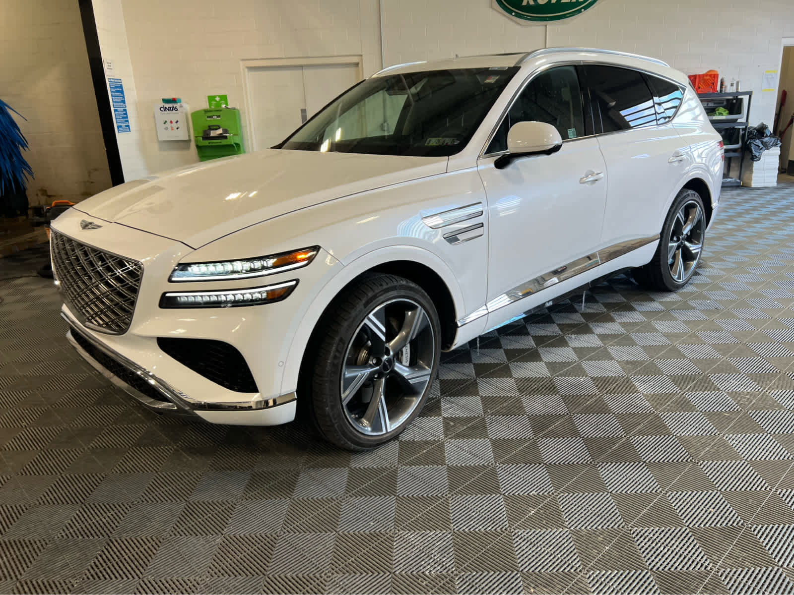 Used 2025 Genesis GV80 3.5T Prestige AWD/4WD image 2