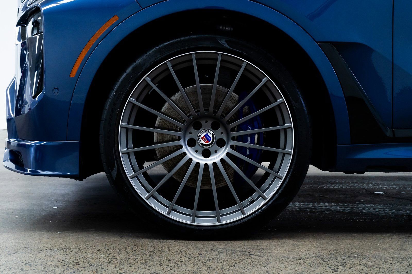 Used 2025 BMW ALPINA XB7 image 7