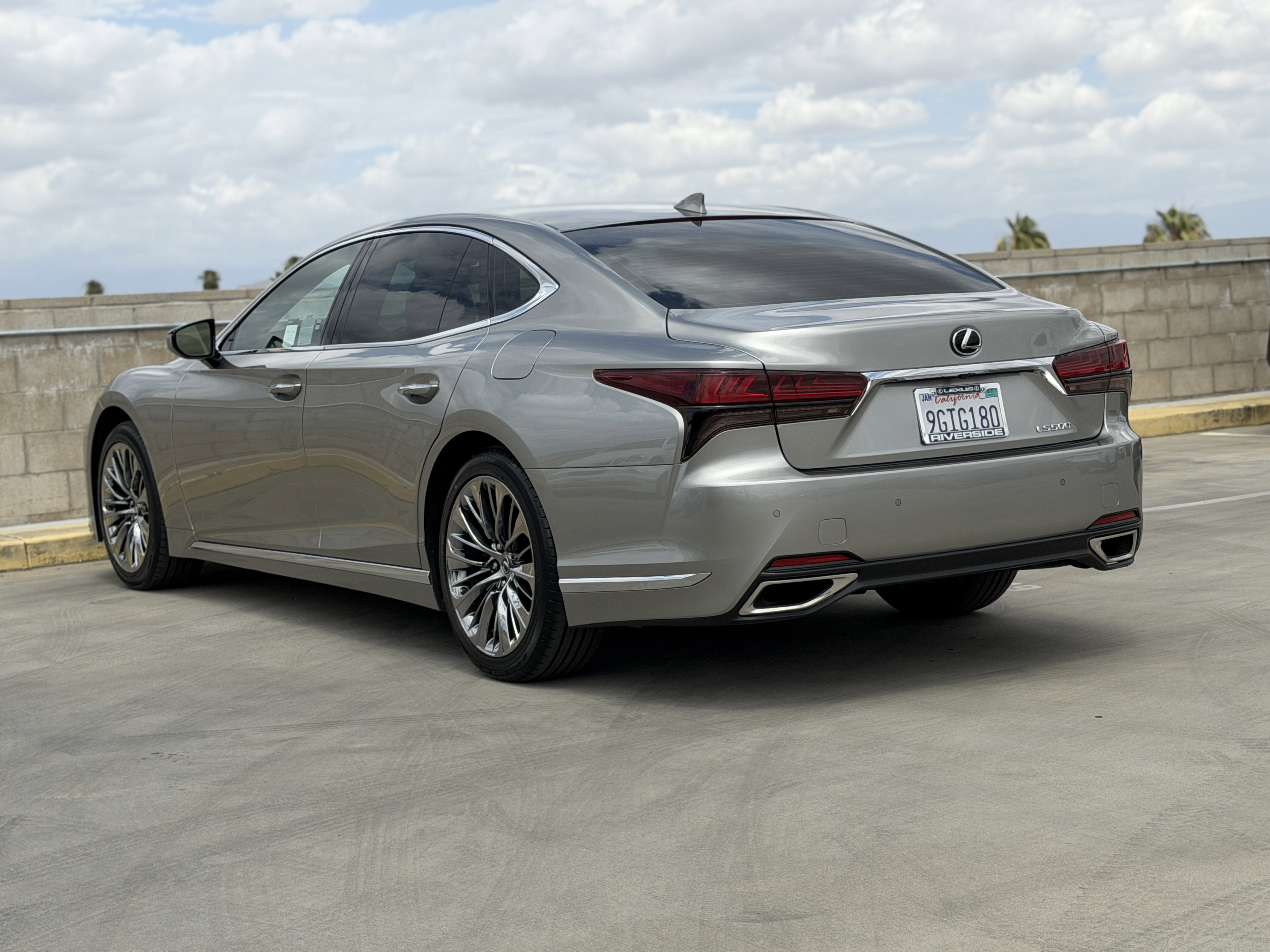 Certified 2022 Lexus LS 500 w/ Cold Weather Package (CK) RWD image 8