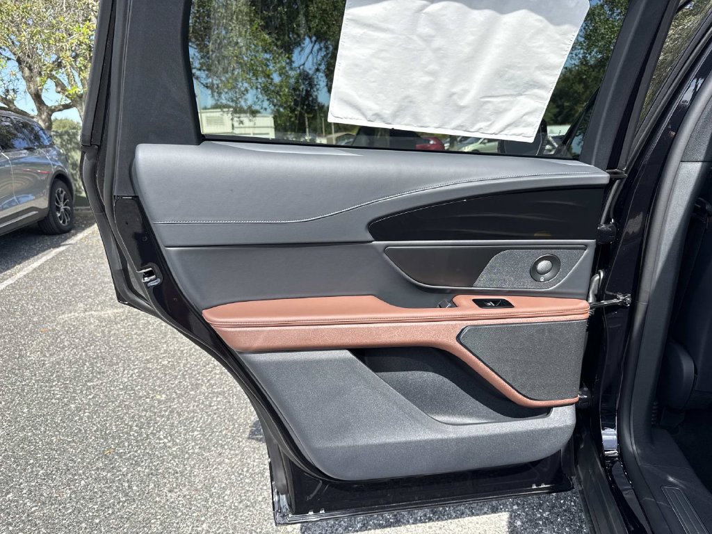 New 2026 Lincoln Nautilus Reserve AWD/4WD image 13