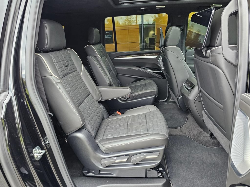 New 2026 Cadillac Escalade ESV Platinum Sport AWD/4WD image 12
