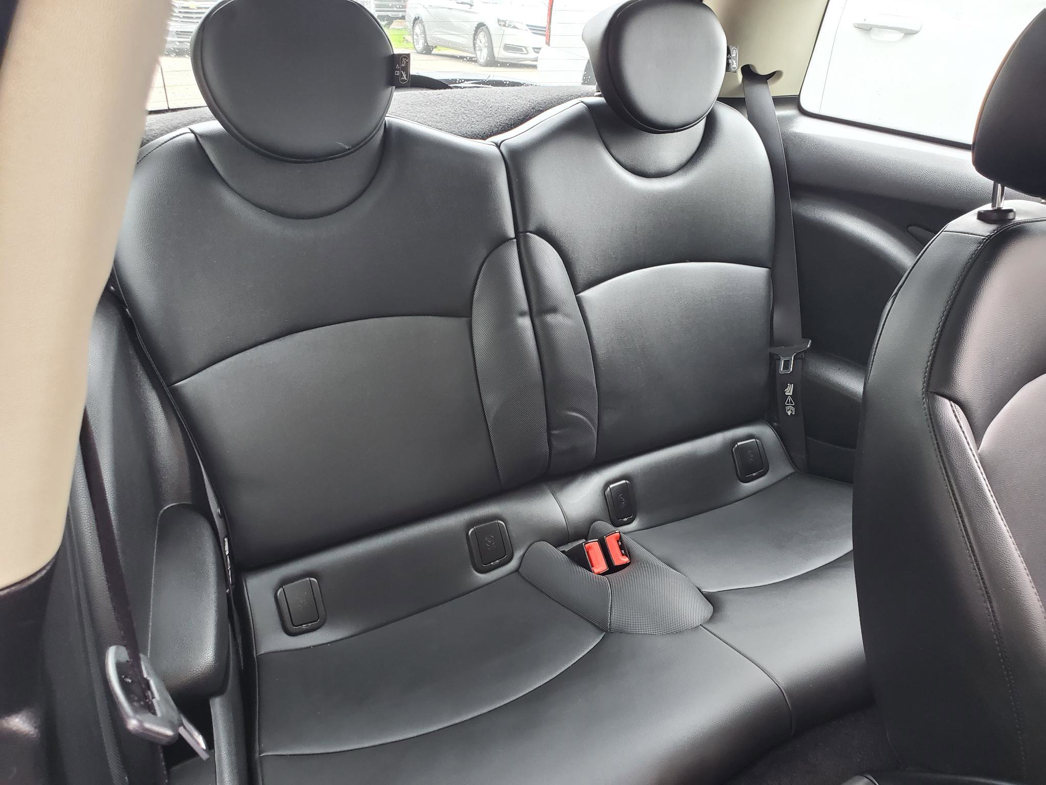 Used 2011 MINI Cooper Hardtop FWD image 29