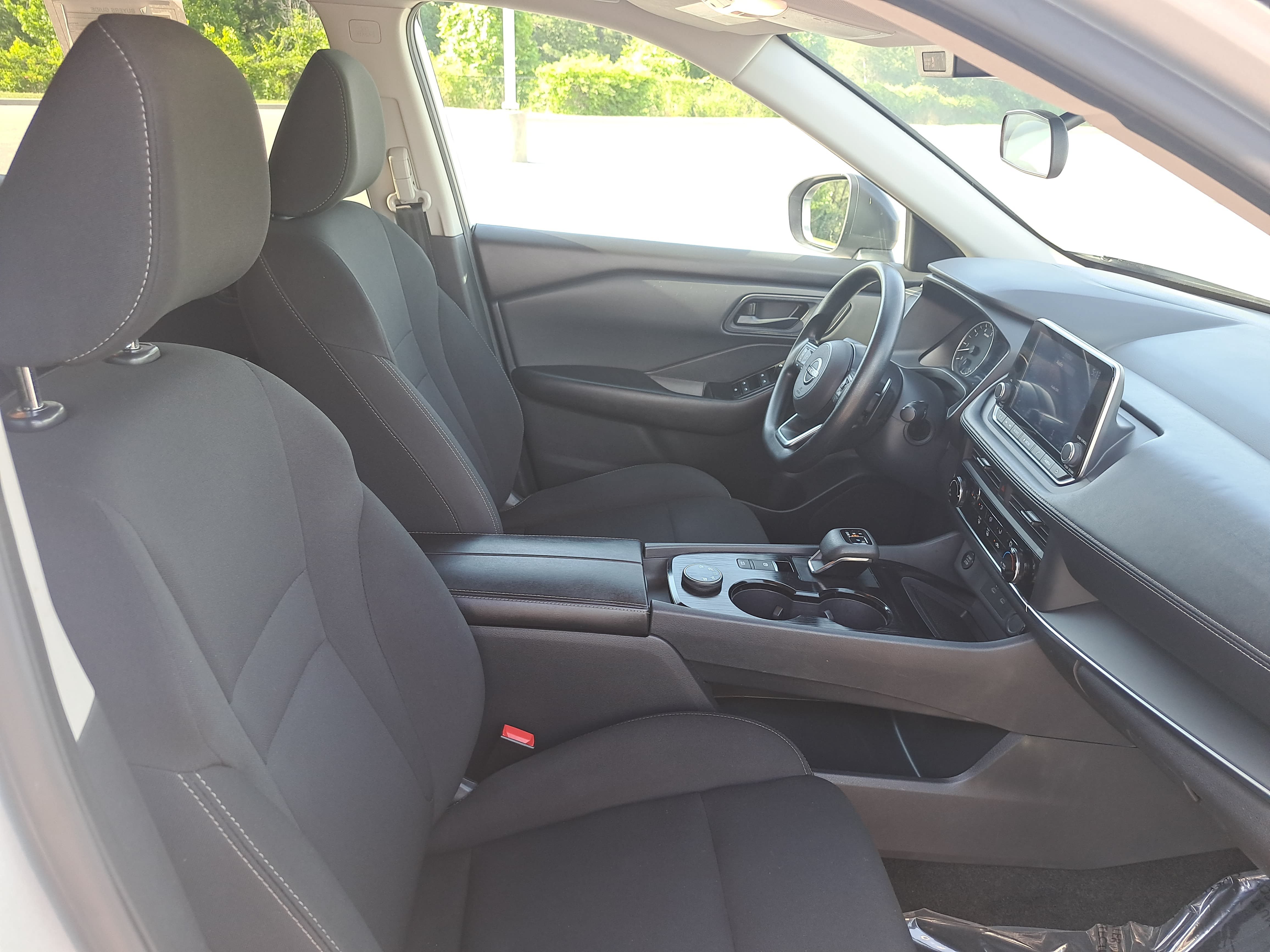 Used 2024 Nissan Rogue S AWD/4WD image 10
