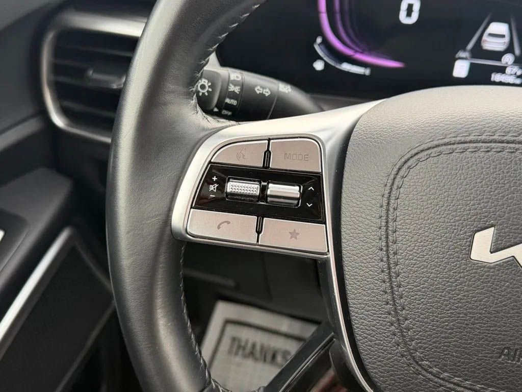 Used 2024 Kia Telluride LX image 16