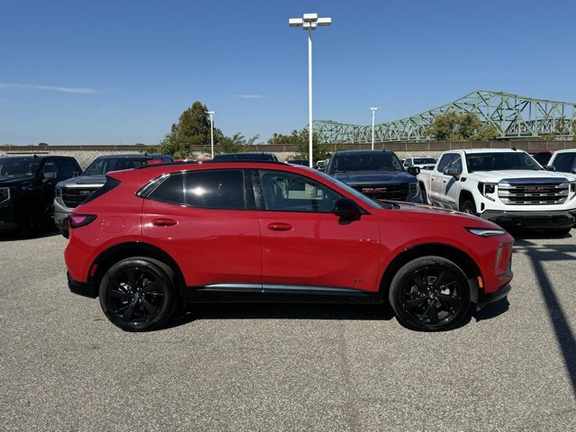 Certified 2025 Buick Envision Sport Touring image 6