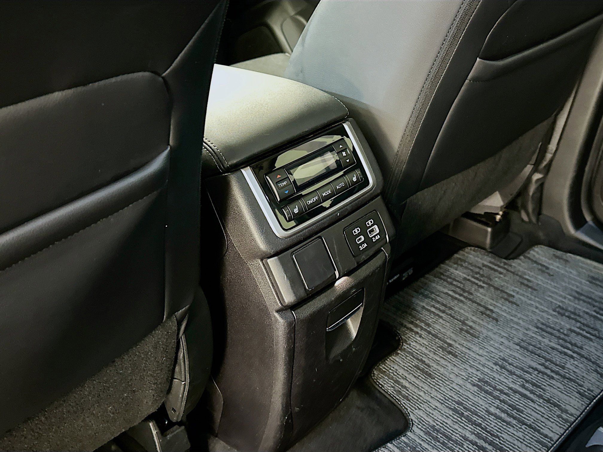 Used 2023 Subaru Ascent Limited w/ Technology Package image 29