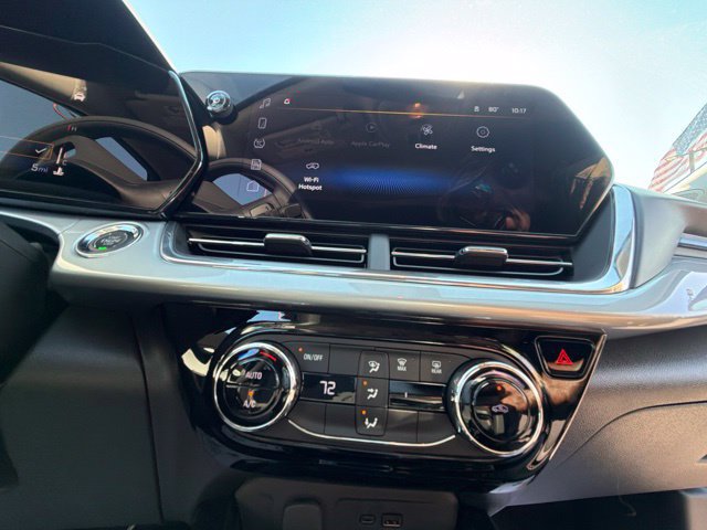 New 2026 Chevrolet Trax LT w/ Sunroof Package FWD image 28