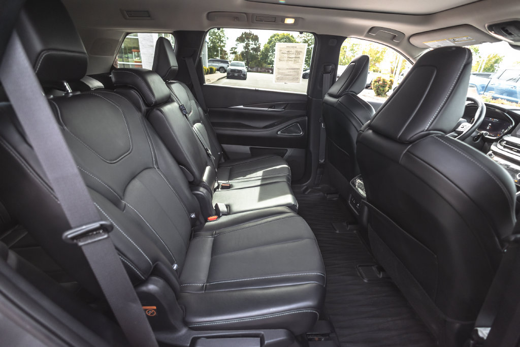 Used 2023 INFINITI QX60 Sensory AWD/4WD image 28