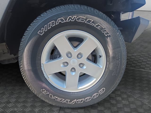 Used 2012 Jeep Wrangler Unlimited Sport AWD/4WD image 32