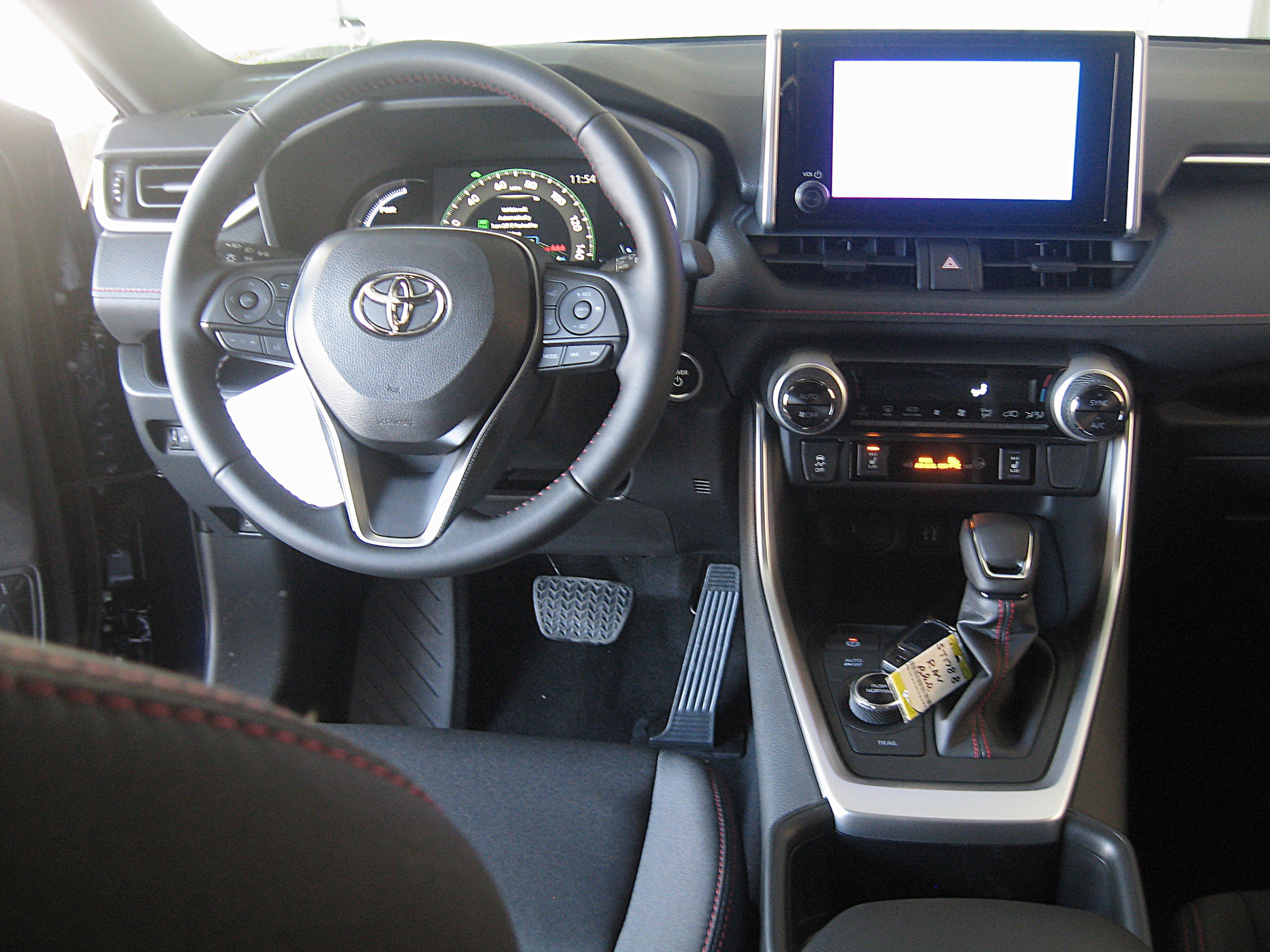 New 2025 Toyota RAV4 SE image 2