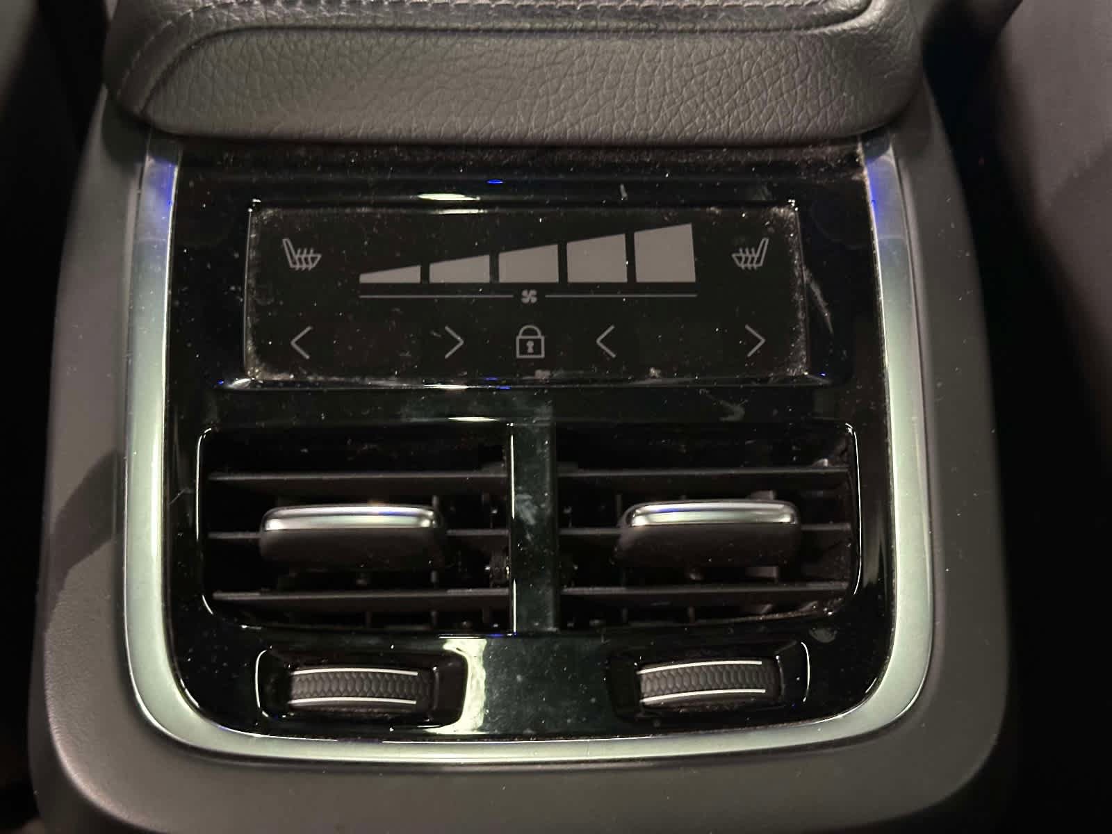 Used 2019 Volvo XC60 T6 Inscription AWD/4WD image 15