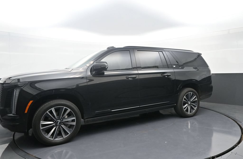 Used 2025 Cadillac Escalade ESV Sport w/ Touring Package AWD/4WD image 4